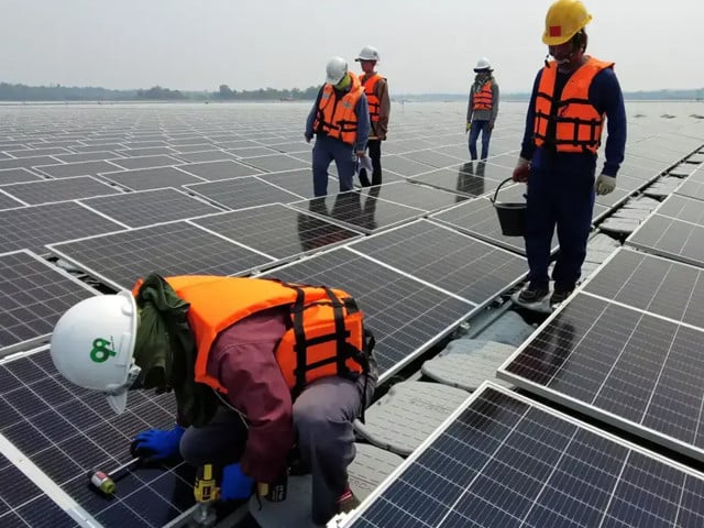 Govt plans 500MW floating solar project at Keenjhar Lake